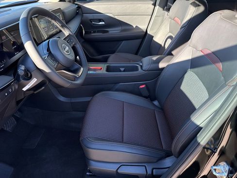 New 2026 Nissan Kicks SR w/ Cold Weather Package image 19