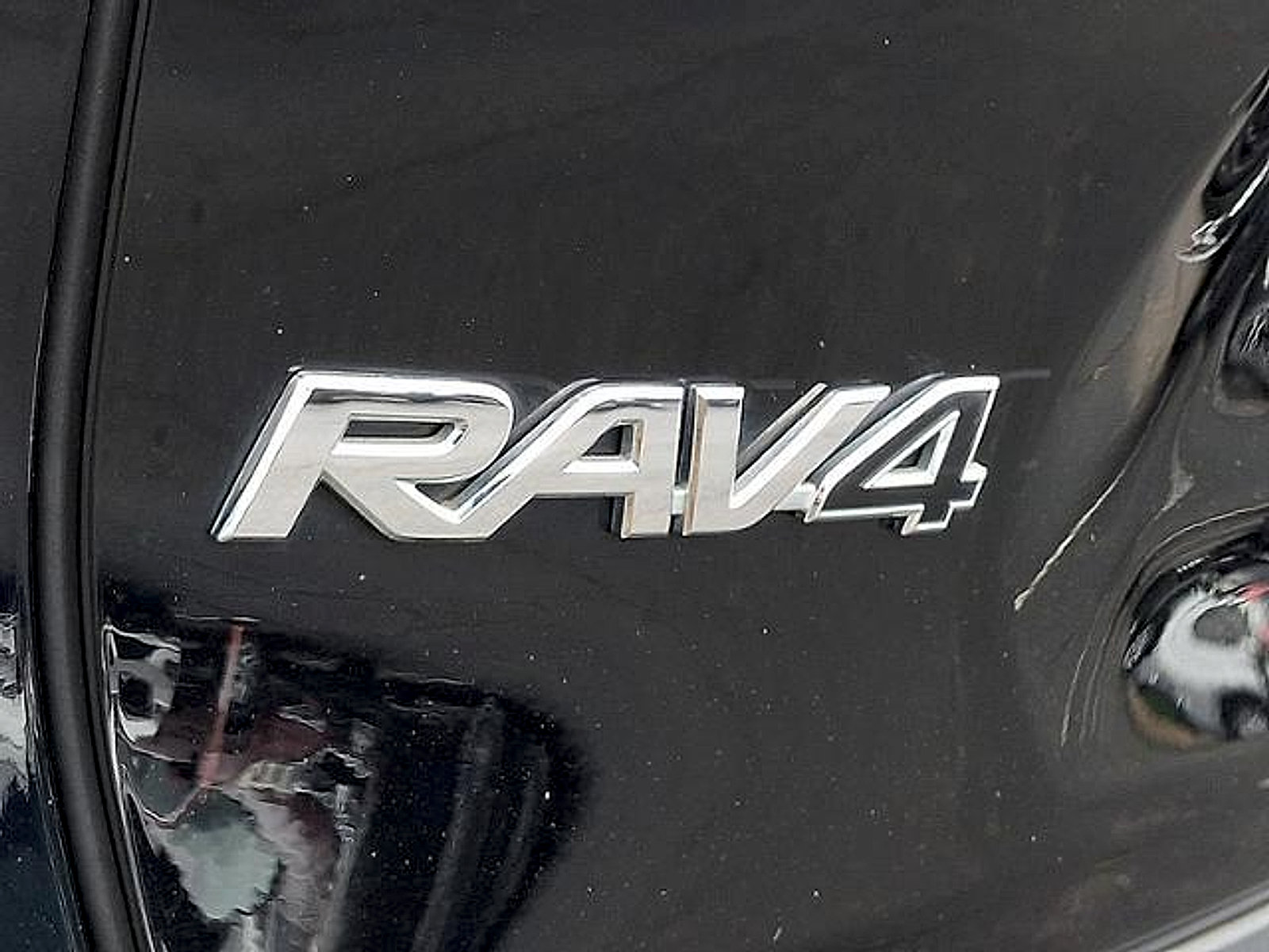 Used 2024 Toyota RAV4 XLE w/ Convenience Package FWD image 30