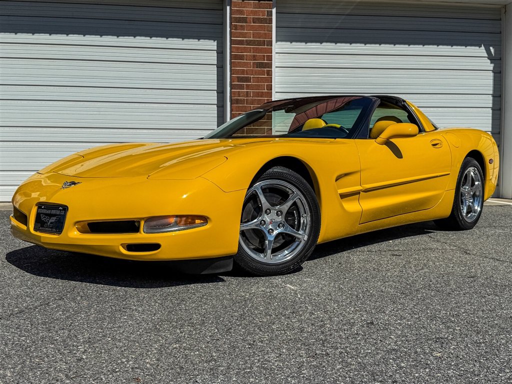 Used 2003 Chevrolet Corvette Coupe w/ Preferred Equipment Group RWD image 6