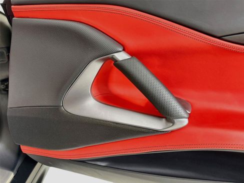 Used 2020 Ferrari 812 Superfast RWD image 30