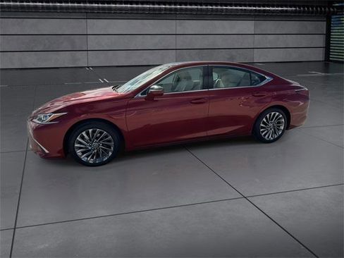 Certified 2024 Lexus ES 350 w/ Luxury Package image 5