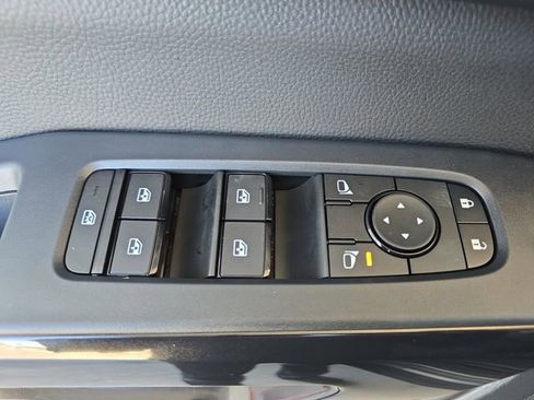 New 2026 Nissan Pathfinder SV image 30