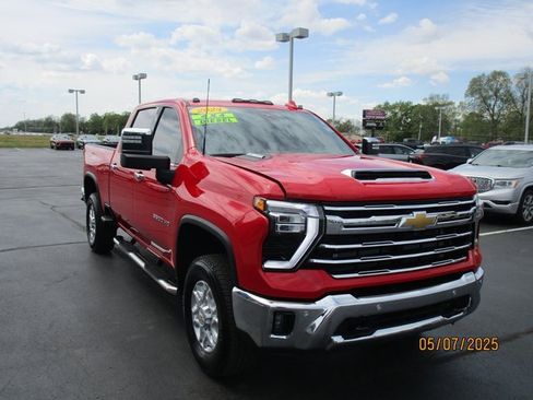 Certified 2024 Chevrolet Silverado 3500 LTZ w/ LTZ Premium Package image 7