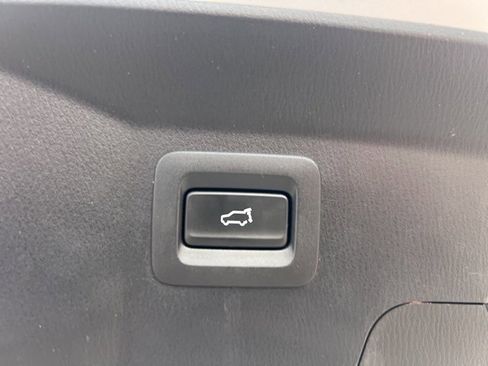 Used 2022 MAZDA CX-9 Touring image 31