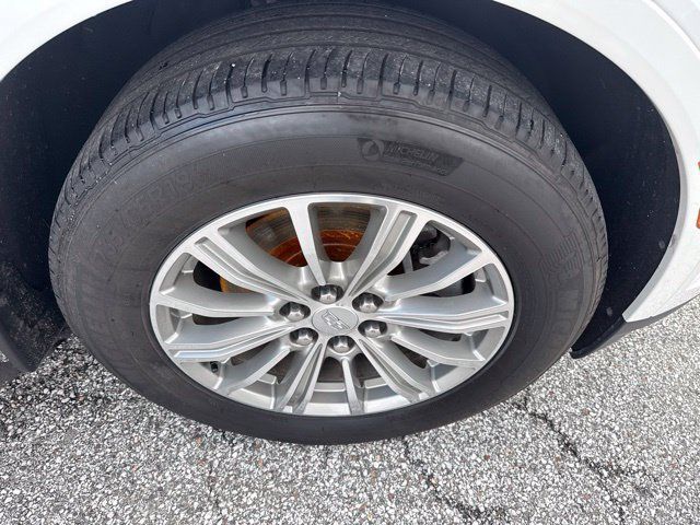 Certified 2018 Cadillac XT5 Luxury w/ Driver Awareness Package AWD/4WD image 9