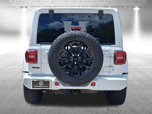 Used 2021 Jeep Wrangler Unlimited Sahara AWD/4WD image 4