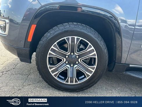 Used 2024 Jeep Wagoneer Series II AWD/4WD image 27