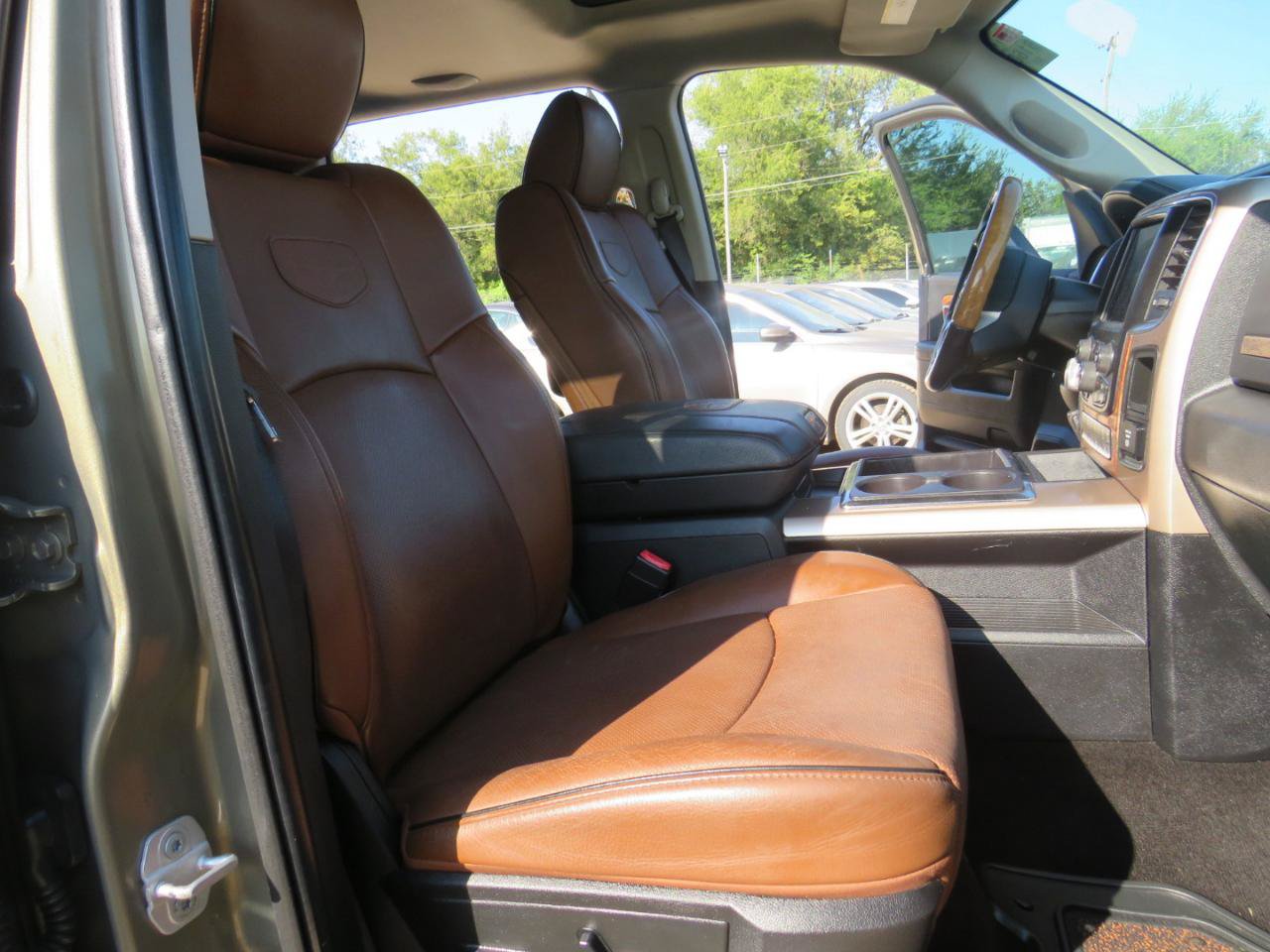 Used 2015 RAM 1500 Laramie Longhorn w/ Convenience Group AWD/4WD image 38