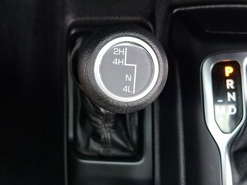 Used 2022 Jeep Wrangler Unlimited Sport AWD/4WD image 25