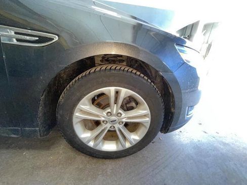 Used 2016 Ford Taurus SE image 17