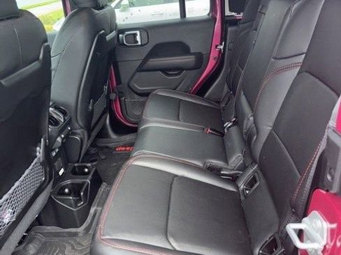 Used 2024 Jeep Gladiator Rubicon image 6