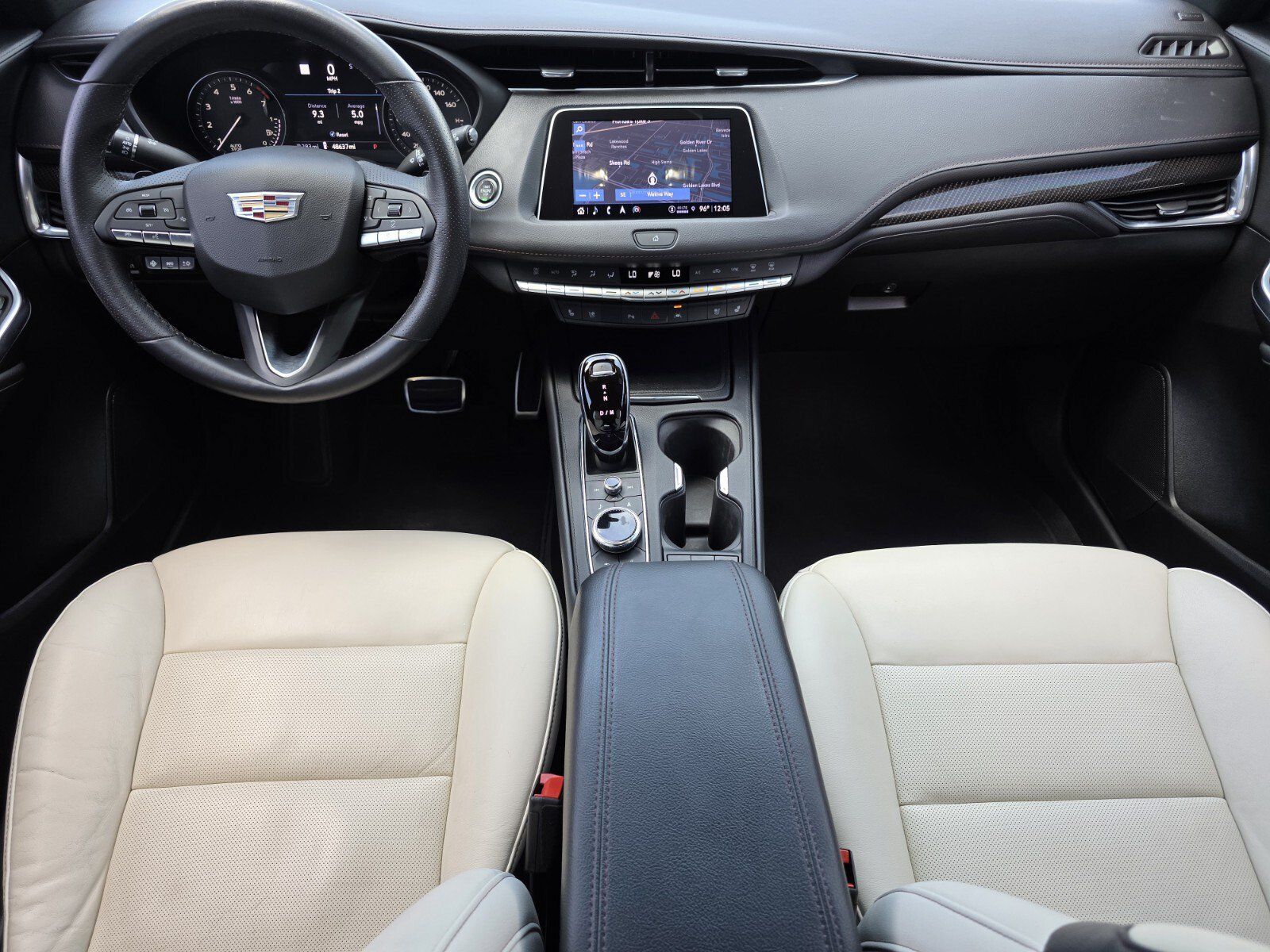 Used 2022 Cadillac XT4 Sport w/ LPO, ONYX Package FWD image 4