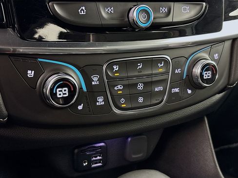 Certified 2023 Chevrolet Traverse Premier image 18