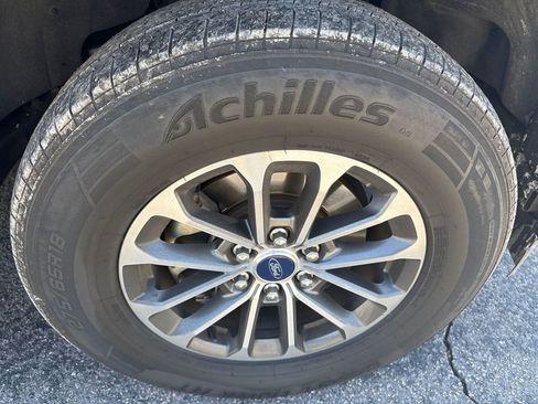 Used 2019 Ford F150 XLT w/ Equipment Group 302A Luxury AWD/4WD image 18