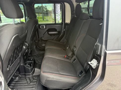 Used 2020 Jeep Gladiator Rubicon AWD/4WD image 11