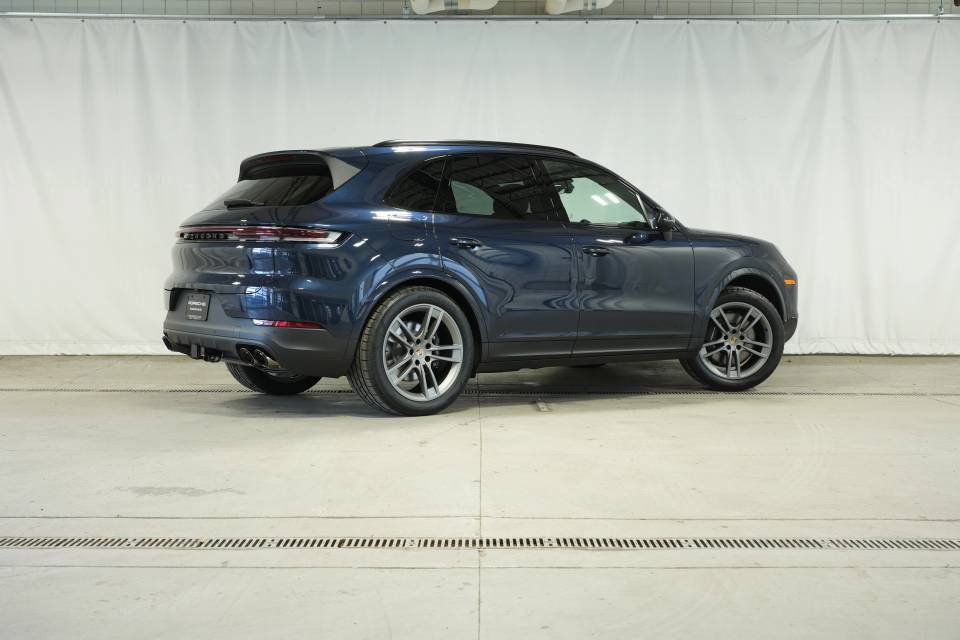 Certified 2026 Porsche Cayenne AWD/4WD image 7