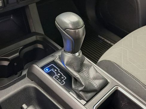Used 2021 Toyota Tacoma TRD Off-Road AWD/4WD image 19