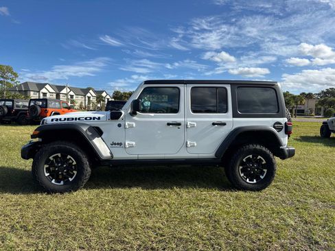 Used 2024 Jeep Wrangler Unlimited Rubicon 4xe image 6