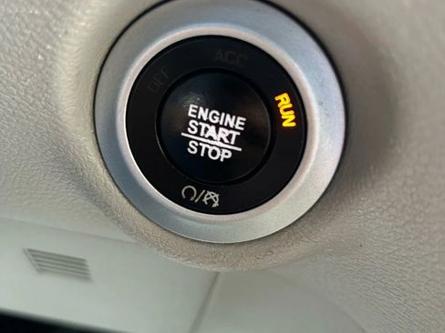 Used 2021 Chrysler Voyager Lxi FWD image 18
