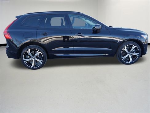 Used 2023 Volvo XC60 T8 Ultimate w/ Climate Package image 5