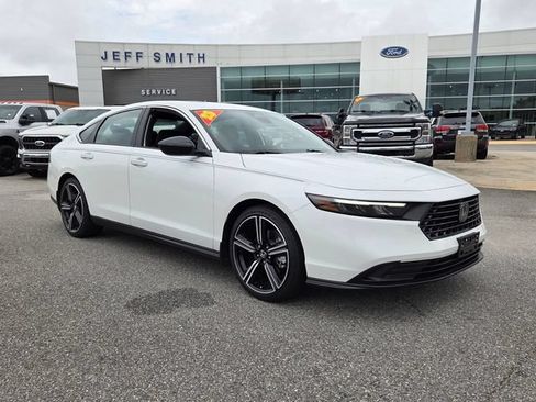 Used 2025 Honda Accord Sport image 1