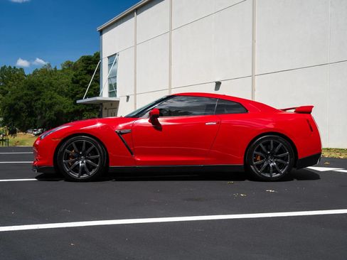 Used 2009 Nissan GT-R Premium AWD/4WD image 4