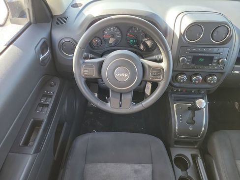 Used 2012 Jeep Patriot Latitude w/ Altitude Pkg image 13