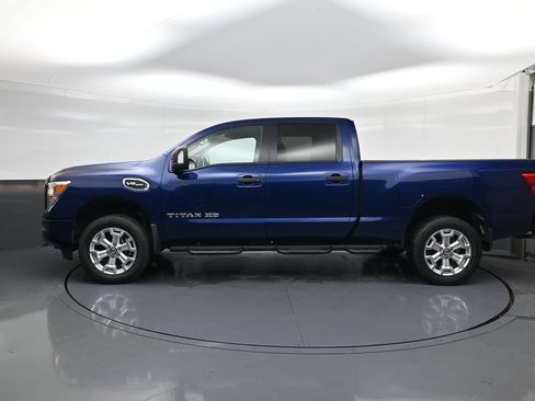 Used 2022 Nissan Titan SV w/ SV Convenience Package AWD/4WD image 4