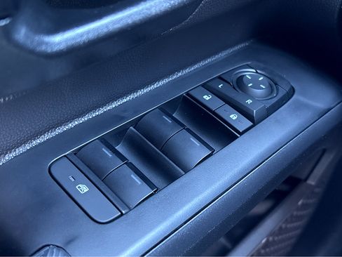 Used 2025 Toyota Tacoma SR5 image 18