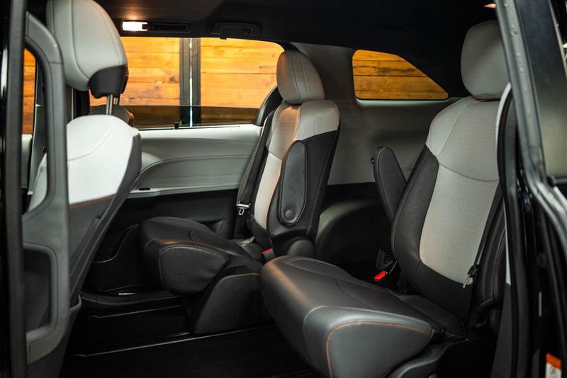 Used 2024 Toyota Sienna XSE w/ XSE Plus Package FWD image 10