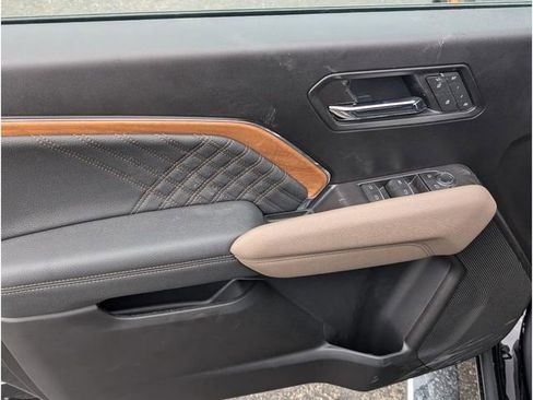 New 2026 GMC Canyon Denali image 15