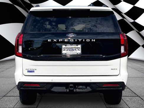 Used 2025 Ford Expedition Max Active RWD image 4