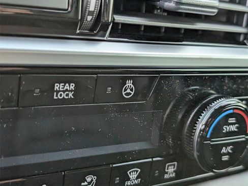 New 2025 Nissan Pathfinder SL image 15