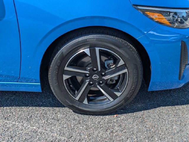 Used 2025 Nissan Sentra SV FWD image 12