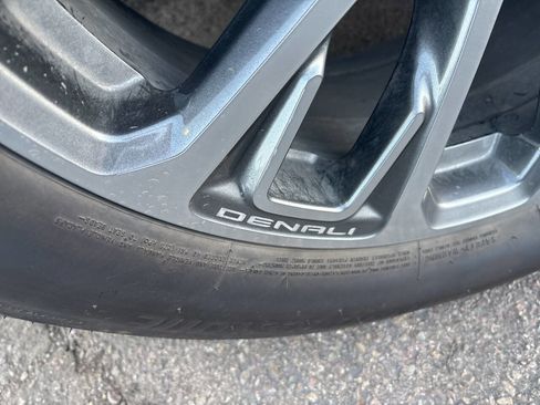 Used 2025 GMC Yukon XL Denali image 11