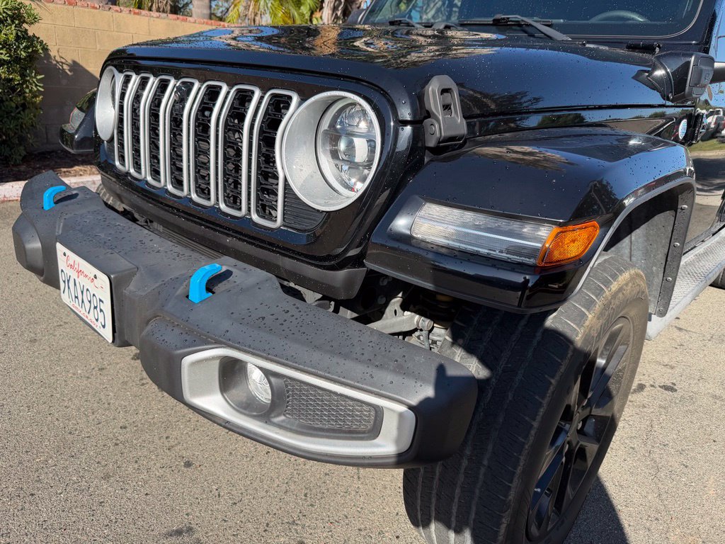Used 2024 Jeep Wrangler Unlimited Sahara w/ Technology Group AWD/4WD image 7