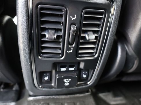 Used 2018 Jeep Grand Cherokee Limited AWD/4WD image 13