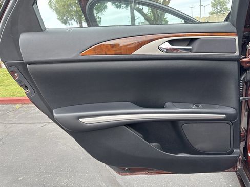 Used 2015 Lincoln MKZ FWD image 31