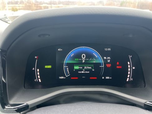 Used 2025 Toyota Camry LE image 34