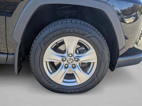 Used 2022 Toyota RAV4 XLE image 10