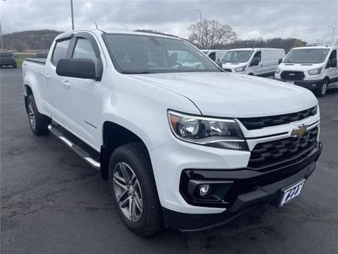 Used 2022 Chevrolet Colorado W/T w/ Custom Special Edition AWD/4WD image 9