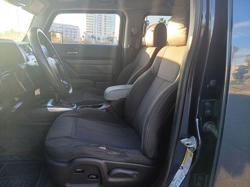 Used 2008 HUMMER H3 Adventure image 12