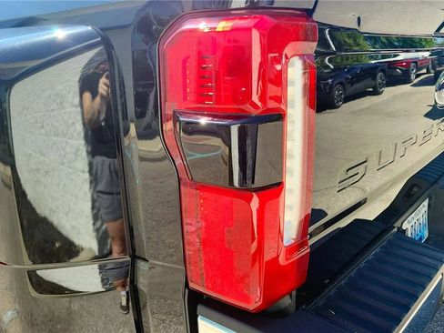 Used 2025 Ford F350 Lariat w/ Lariat Ultimate Package AWD/4WD image 4