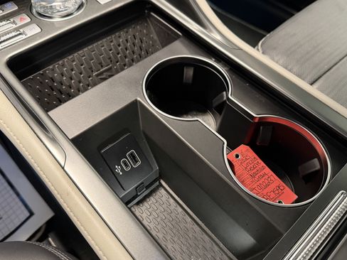 Used 2025 Lincoln Nautilus Reserve image 15