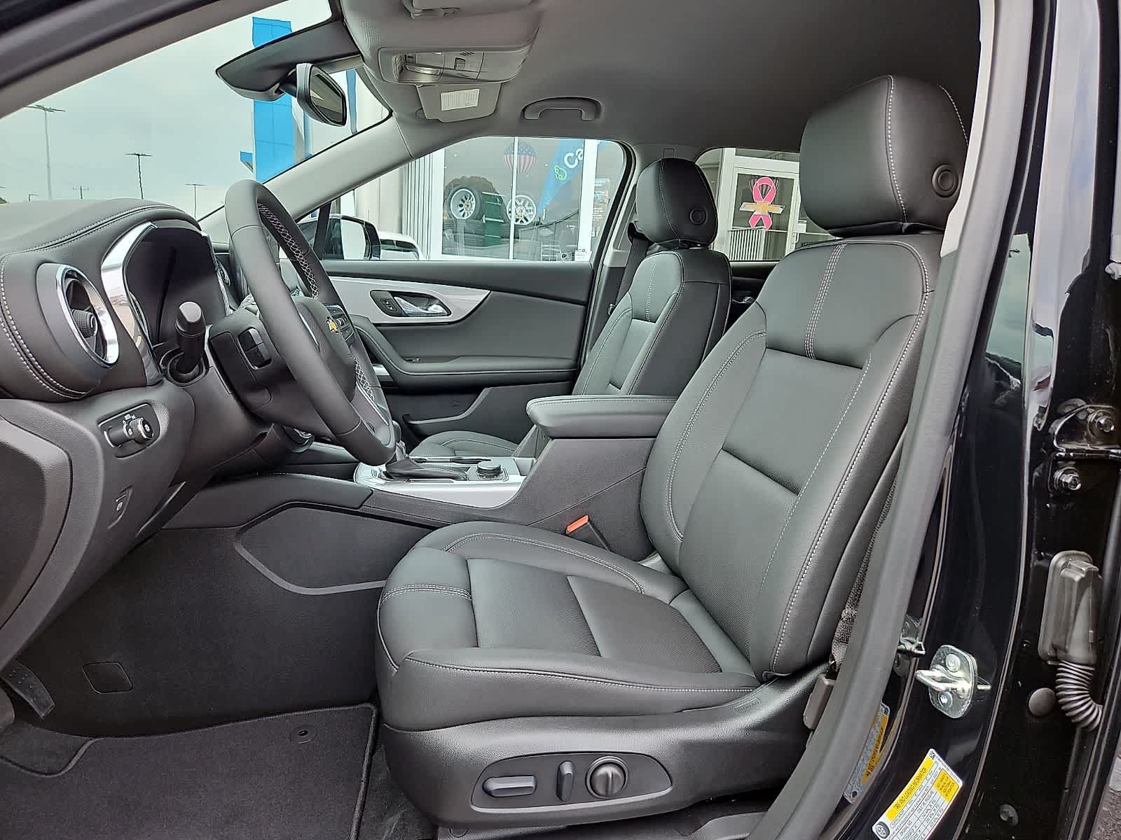 New 2026 Chevrolet Blazer LT w/ Midnight/Sport Edition FWD image 11