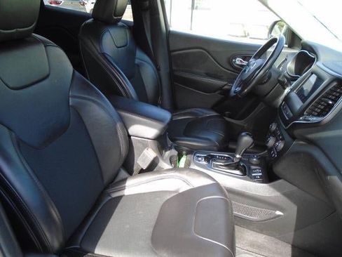 Used 2021 Jeep Cherokee Latitude Plus AWD/4WD image 21