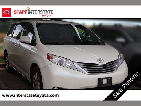 Used 2017 Toyota Sienna XLE Premium AWD/4WD image 1