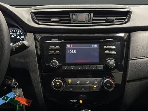 Used 2017 Nissan Rogue S image 12