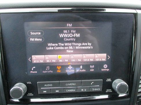 Used 2023 Nissan Titan S image 33