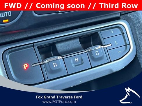 Used 2023 GMC Acadia SLT image 27